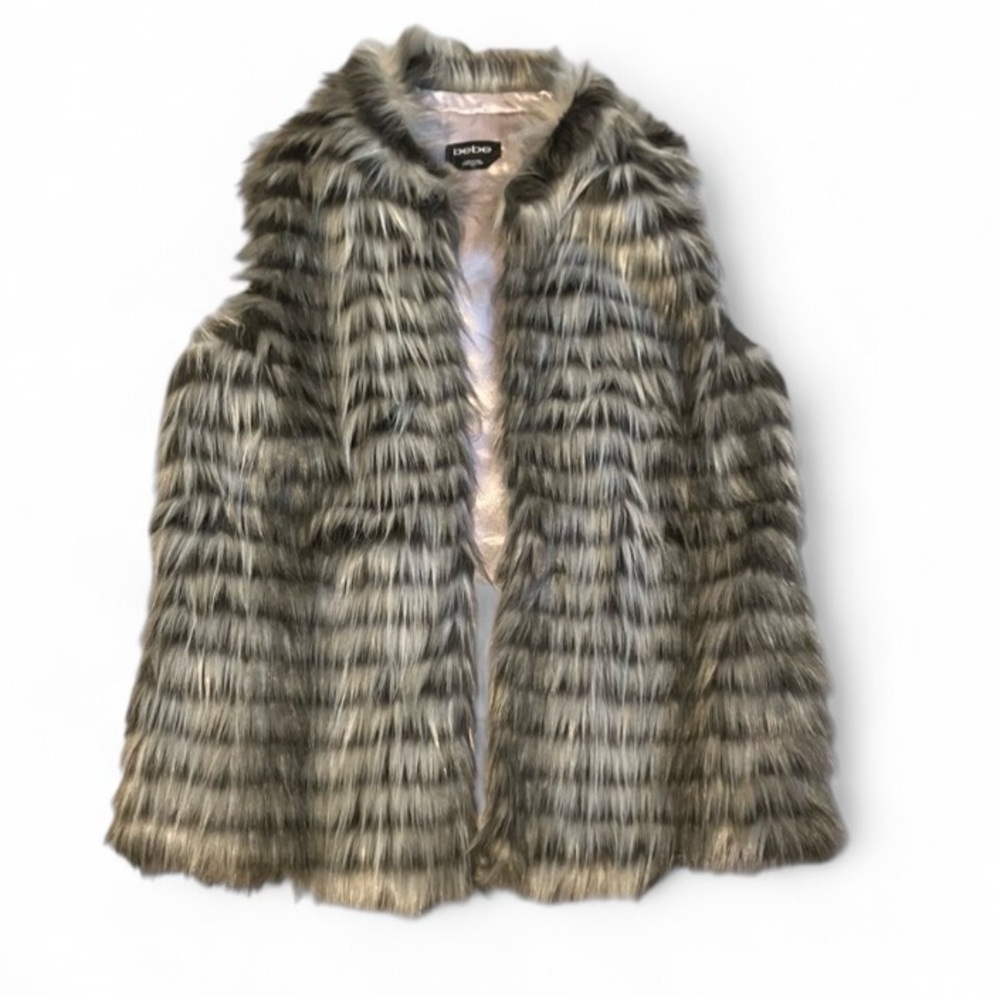 Bebe‎ Gorgeous faux #fur vest with rose gold lining!